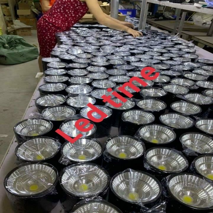 Đèn bơ, đèn lon 12w đổi mầu 3 chế độ