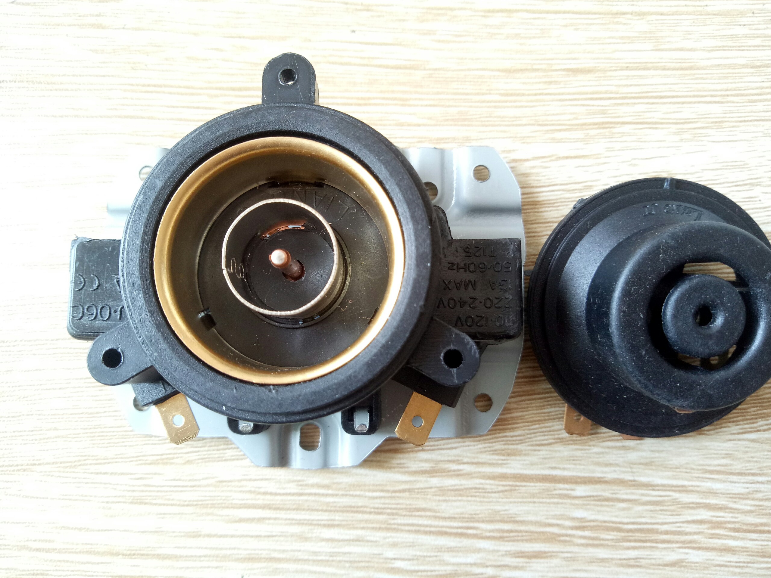 Rơ le đế ấm siêu tốc Lock&lock EJK341