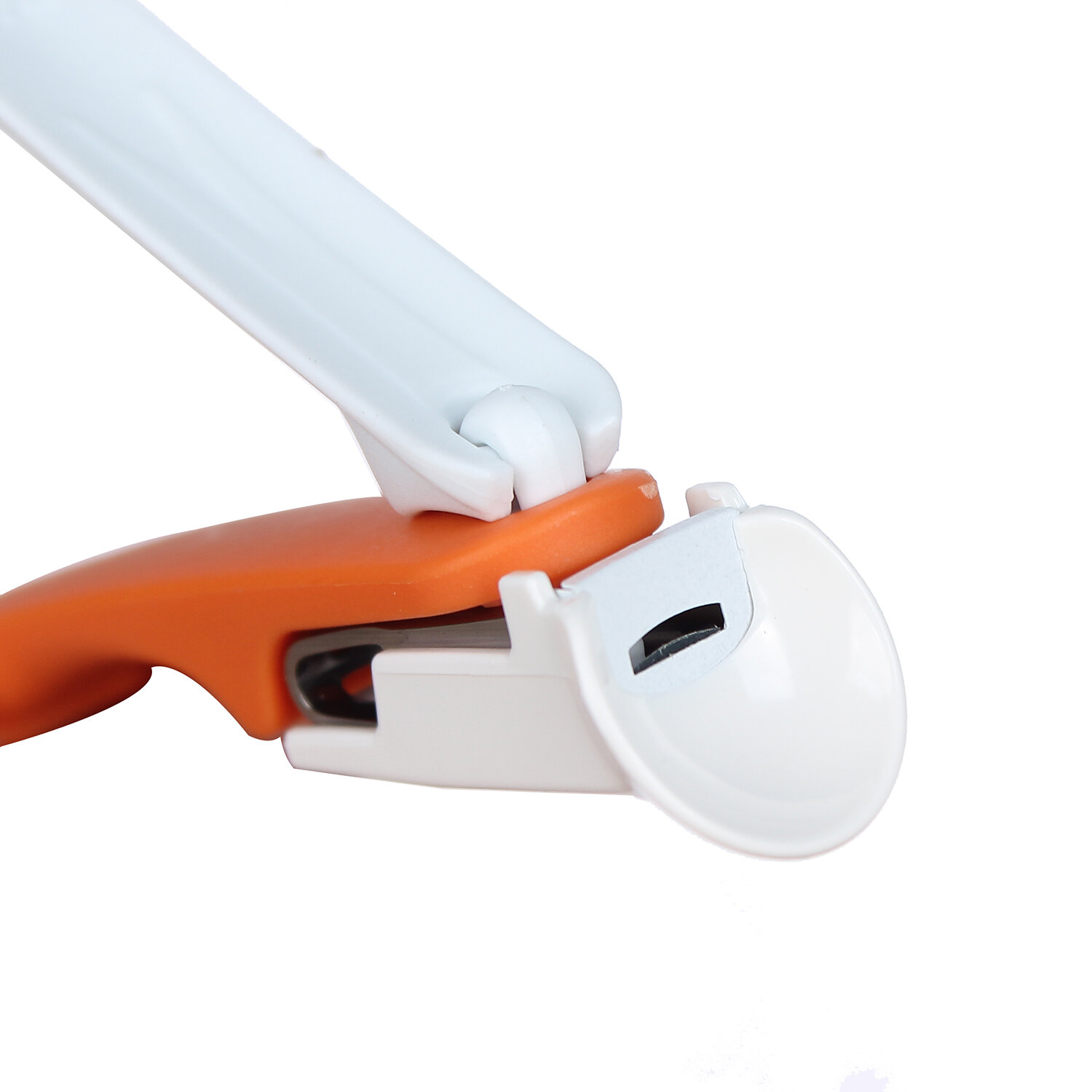 Bấm móng tay có đầu xoay ngược Basilic