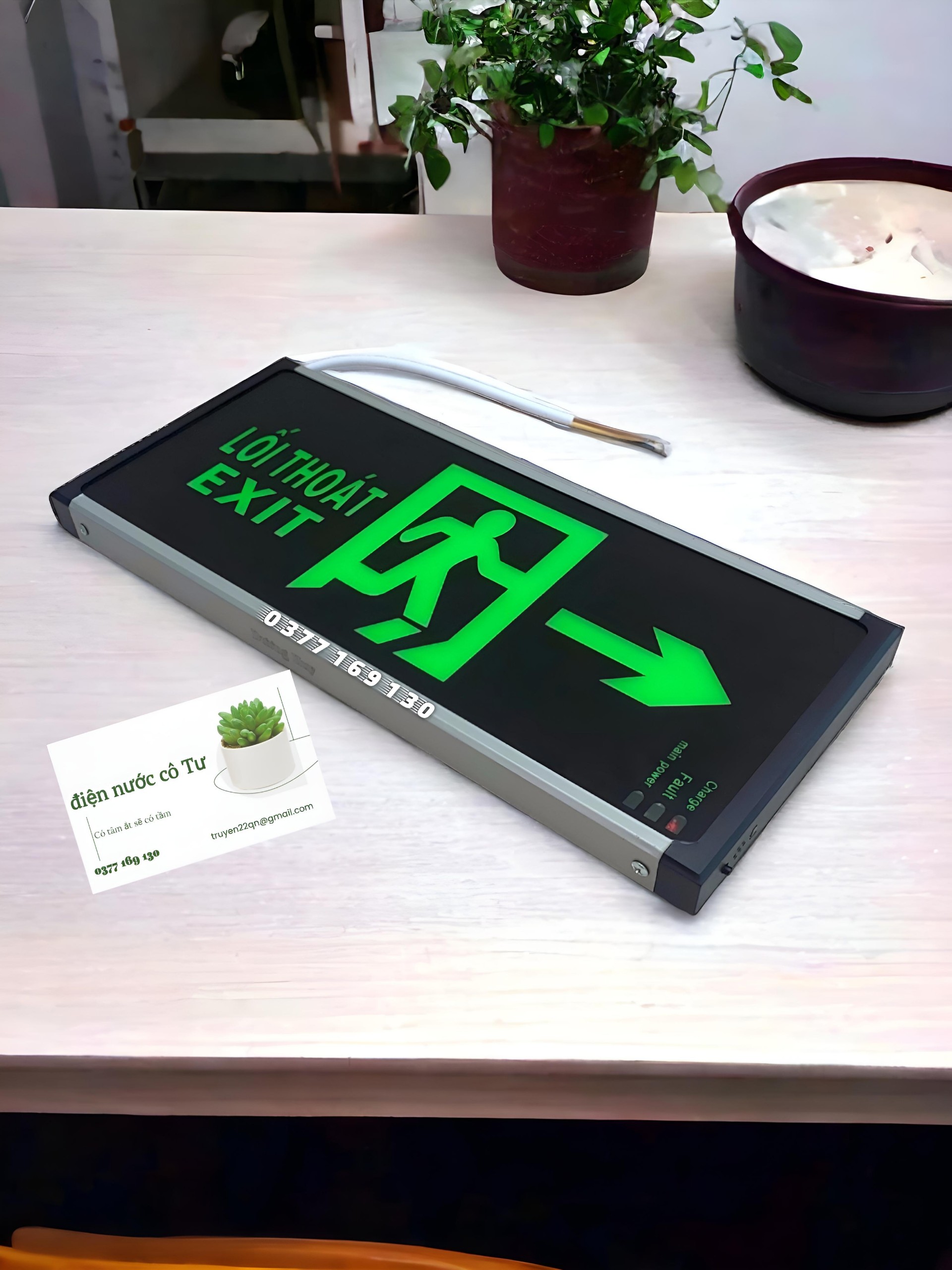 Đèn exit - đèn thoát hiểm - đèn chỉ lối thoát 2 mặt đèn