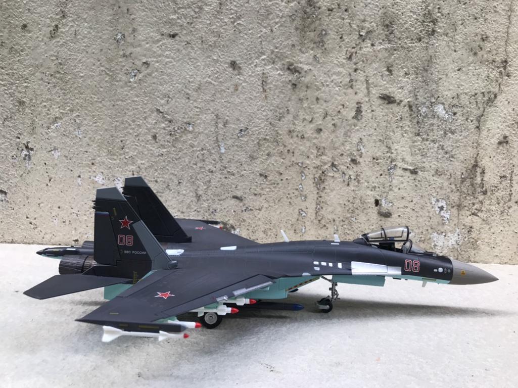 Mô hình máy bay SU-35B Fighter 1:72