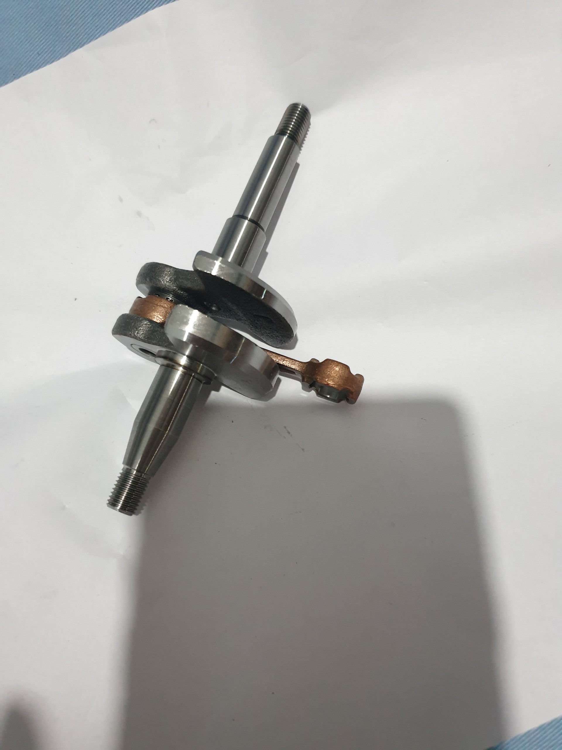 TAY DÊN ( CỐT DÊN) MÁY CƯA XÍCH, CƯA CỤT 2500