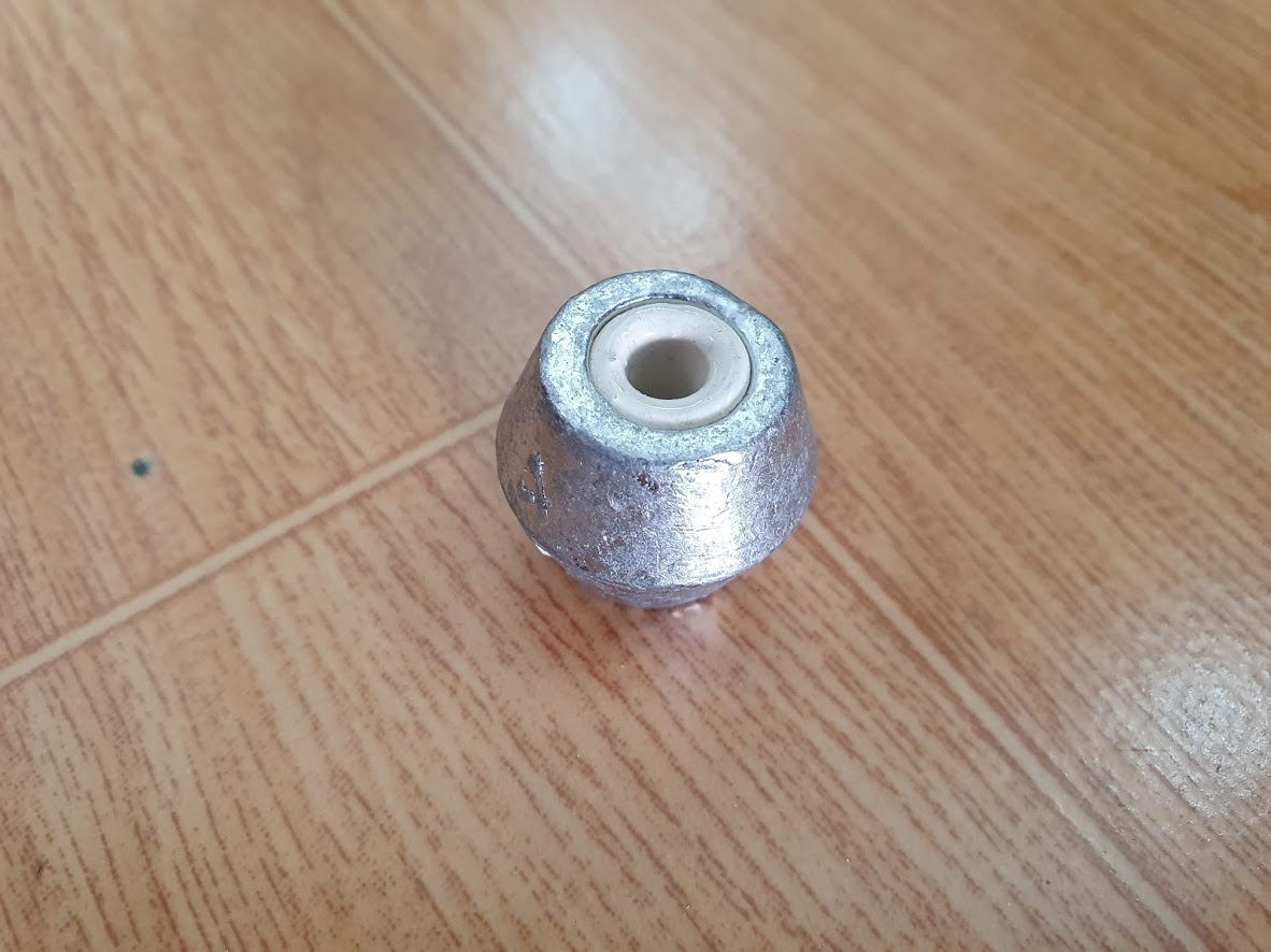 5 Cục Chì Sứ Xuyên Tâm Câu lồng Mè
