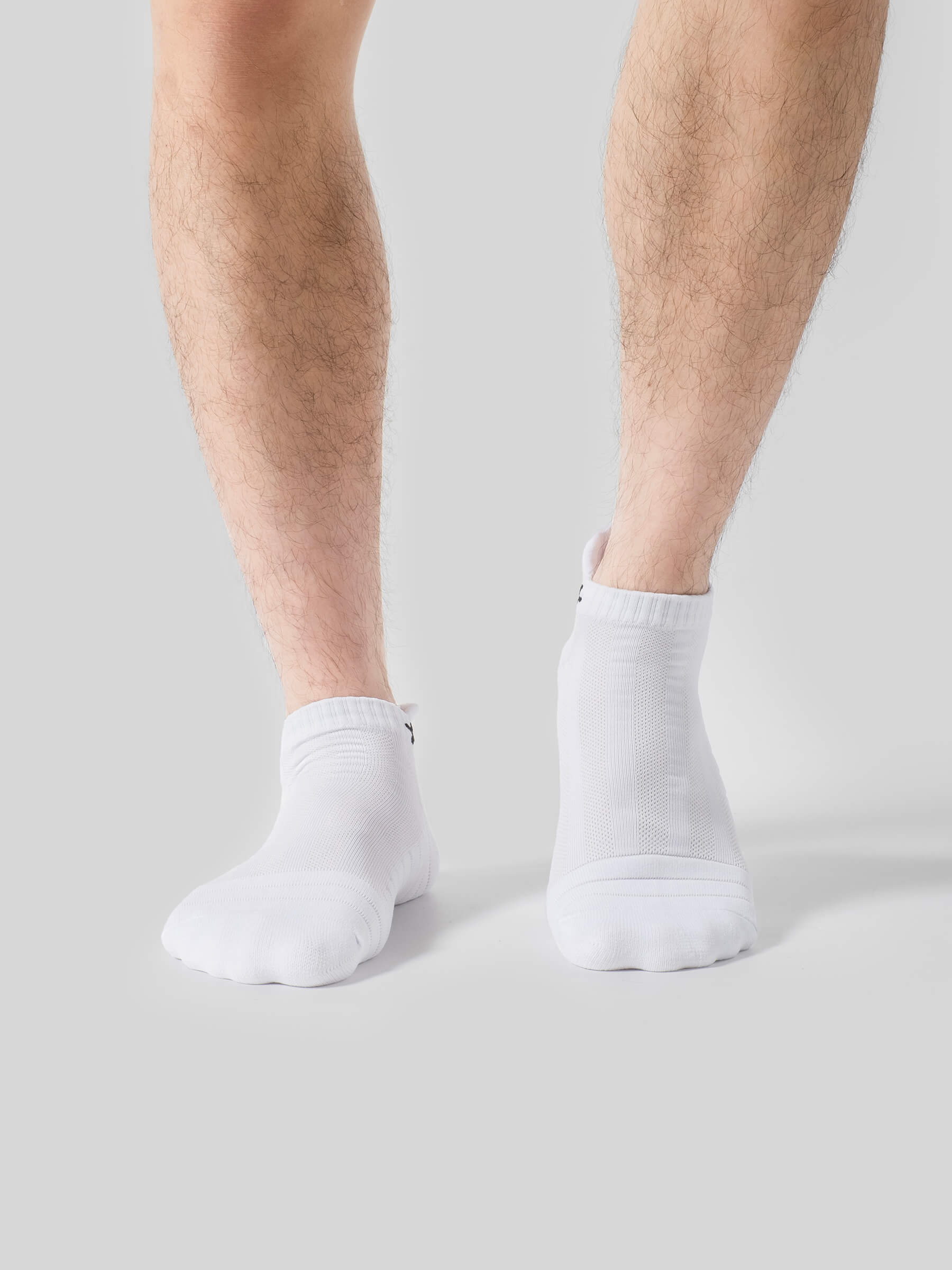 Tất Nam Chạy Bộ Essentials II Coolmate