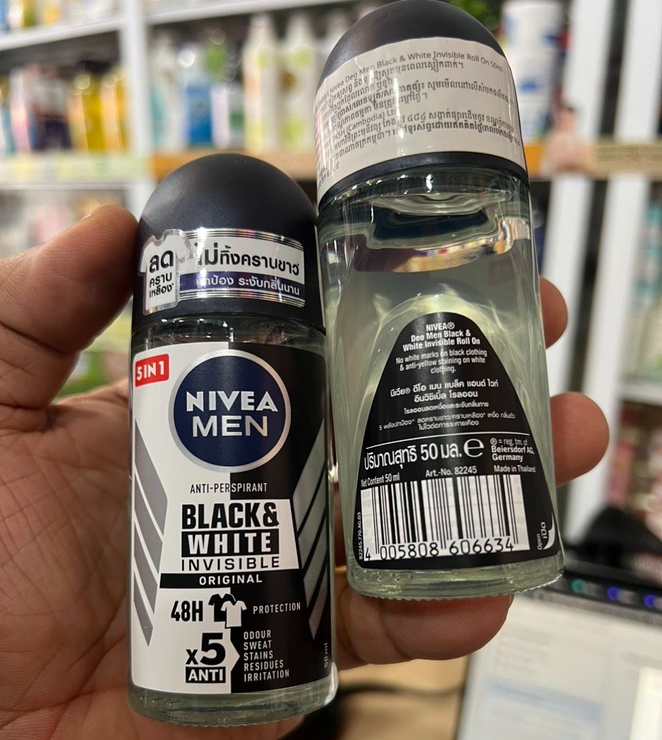 Lăn khử mùi Nivea MEN Invisible For Black & White chai 50ml
