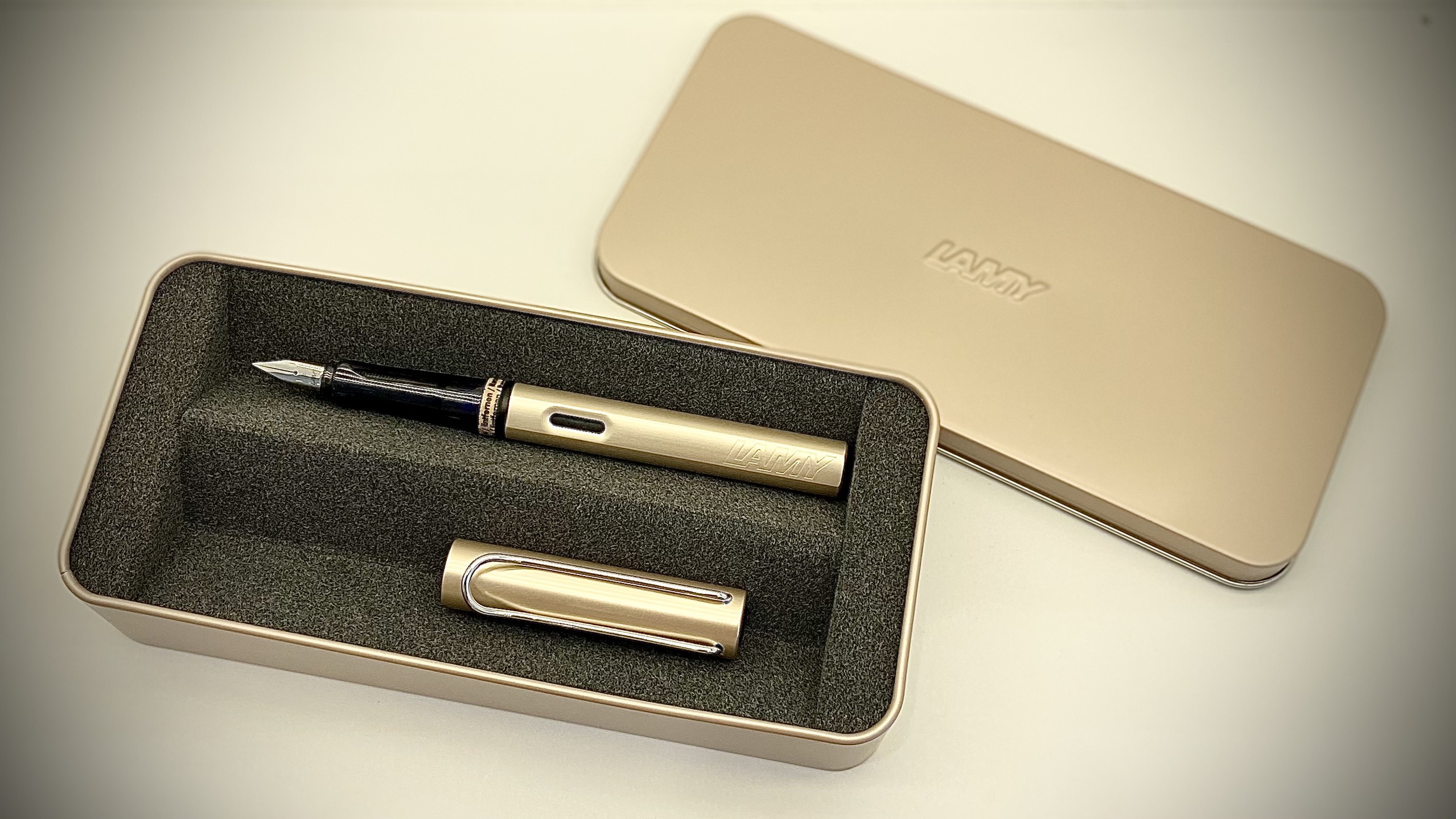 Bút máy Lamy Al-star Cosmic 050 (Limited 2021 including free cosmic metal gift box)