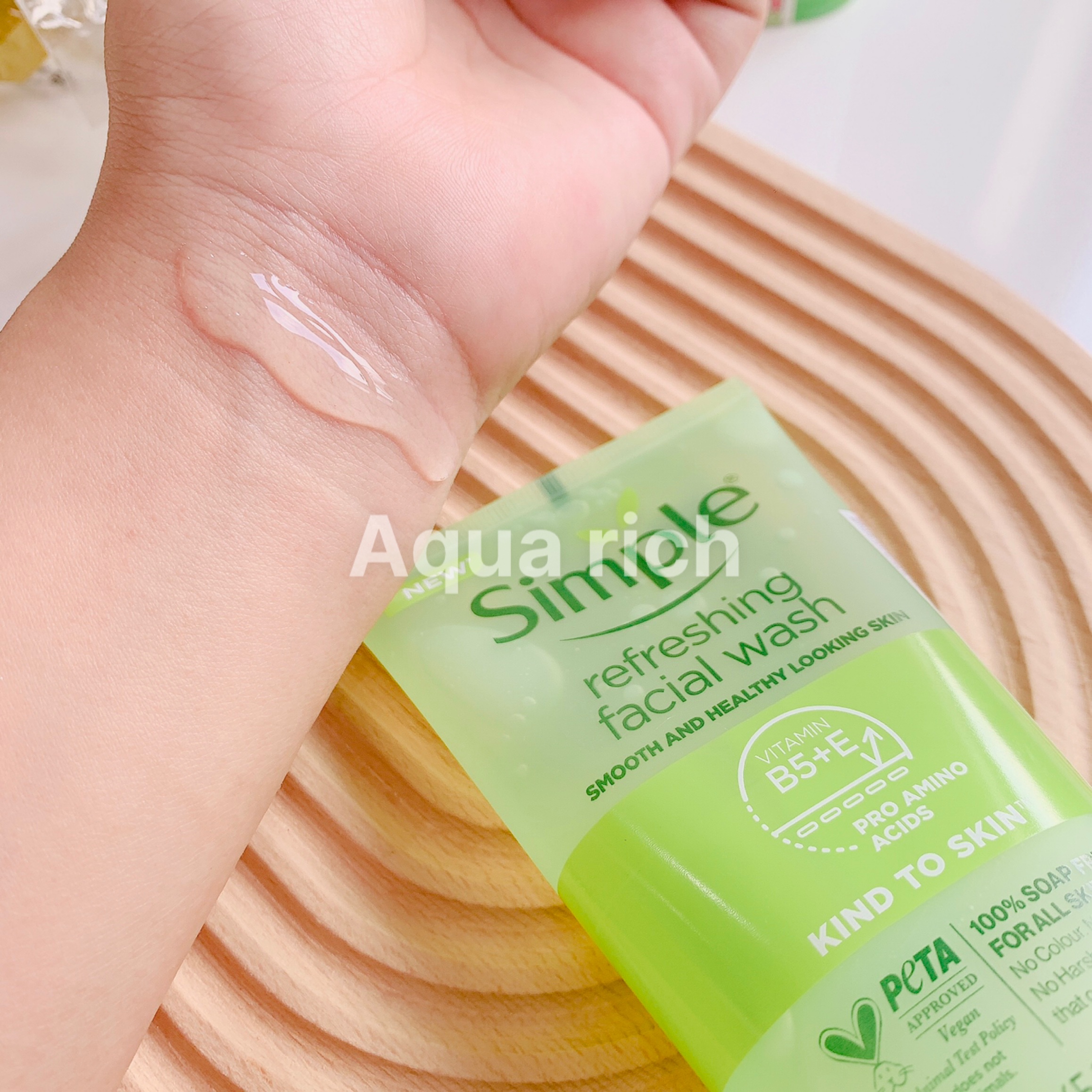 Toner Nước Hoa Hồng - Sữa Rửa Mặt Simple Soothing Facial Skind To Skin Dành Cho Da Nhạy Cảm 200ml Mẫu Mới