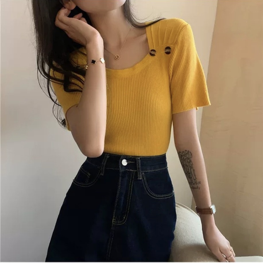Áo thun ngắn tay cổ vuông phối nút T303
