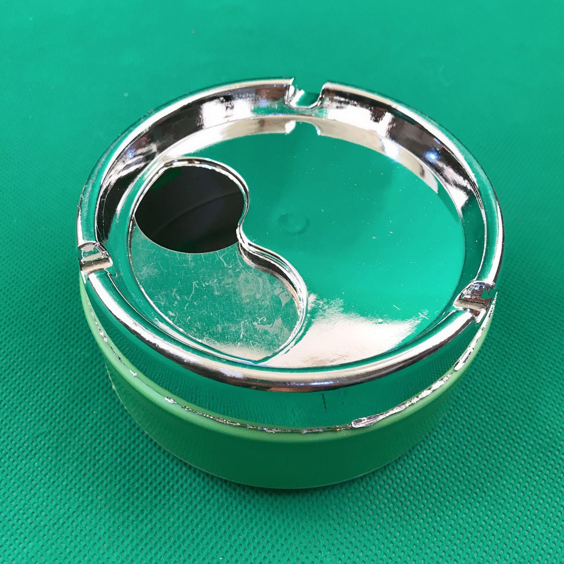 Gạt tàn thuốc nắp xoay