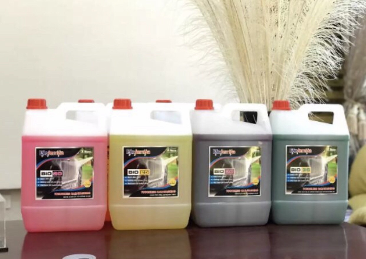 Dung Dịch Rửa Xe Không Chạm BIO 30 ekokemika 5 lít
