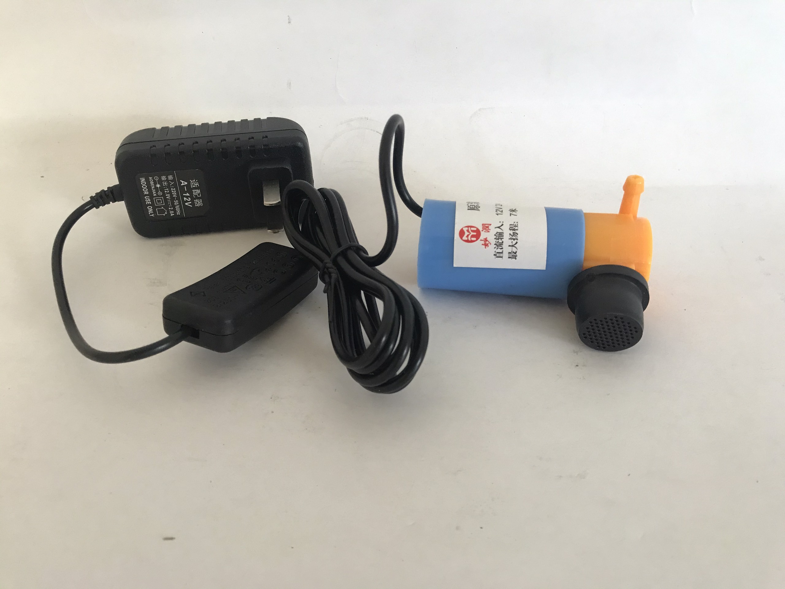 Máy bơm nước mini chống bụi cho máy cắt rãnh tường-Bơm mini 12V