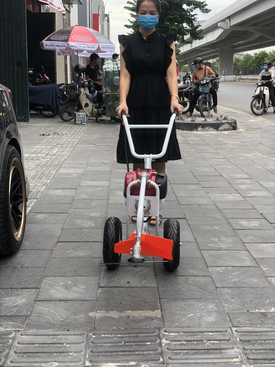 Máy cắt cỏ honda đẩy tay 4 thì chạy xăng