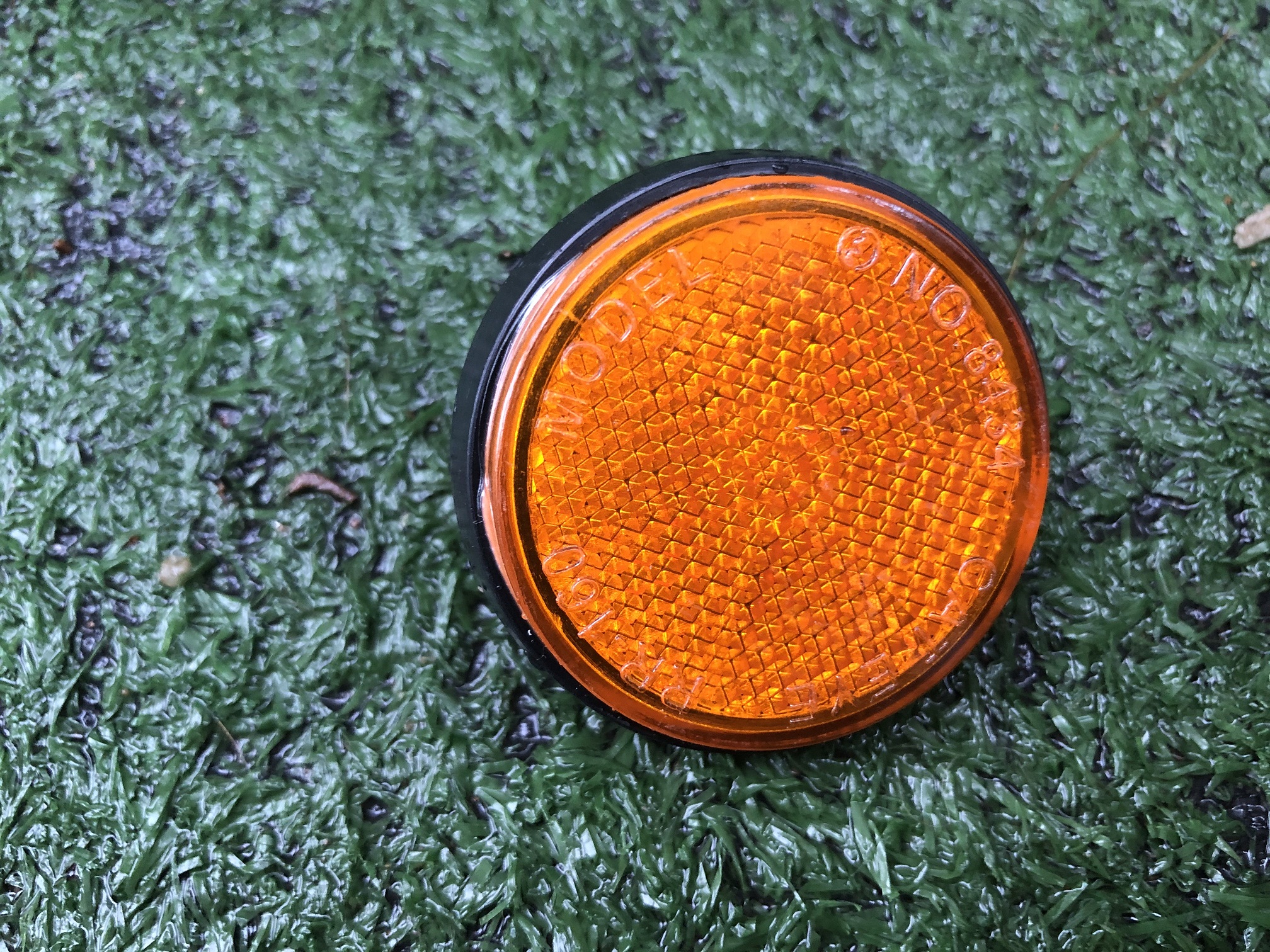 1 mắt mèo (óc 6ly) cho anh em độ chế xe 67 hay gắn dame-cub-78-81...loại nhỏ