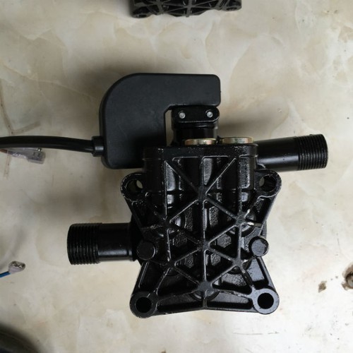 Bộ đầu bơm máy rửa xe mini 3 piston kèm sẵn rơ le