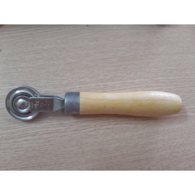 Con lăn miếng vá lốp ô tô và xe máy