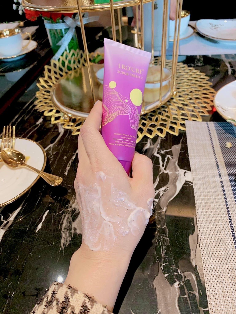 Gel Tẩy da chết mặt Lro’cre