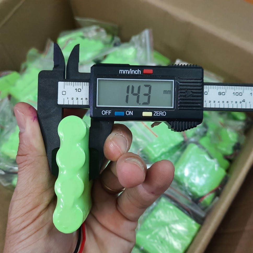 Bộ pin và cáp 4.8v 2800mah cổng nối SM dùng cho xe mô hình điều khiển từ xa