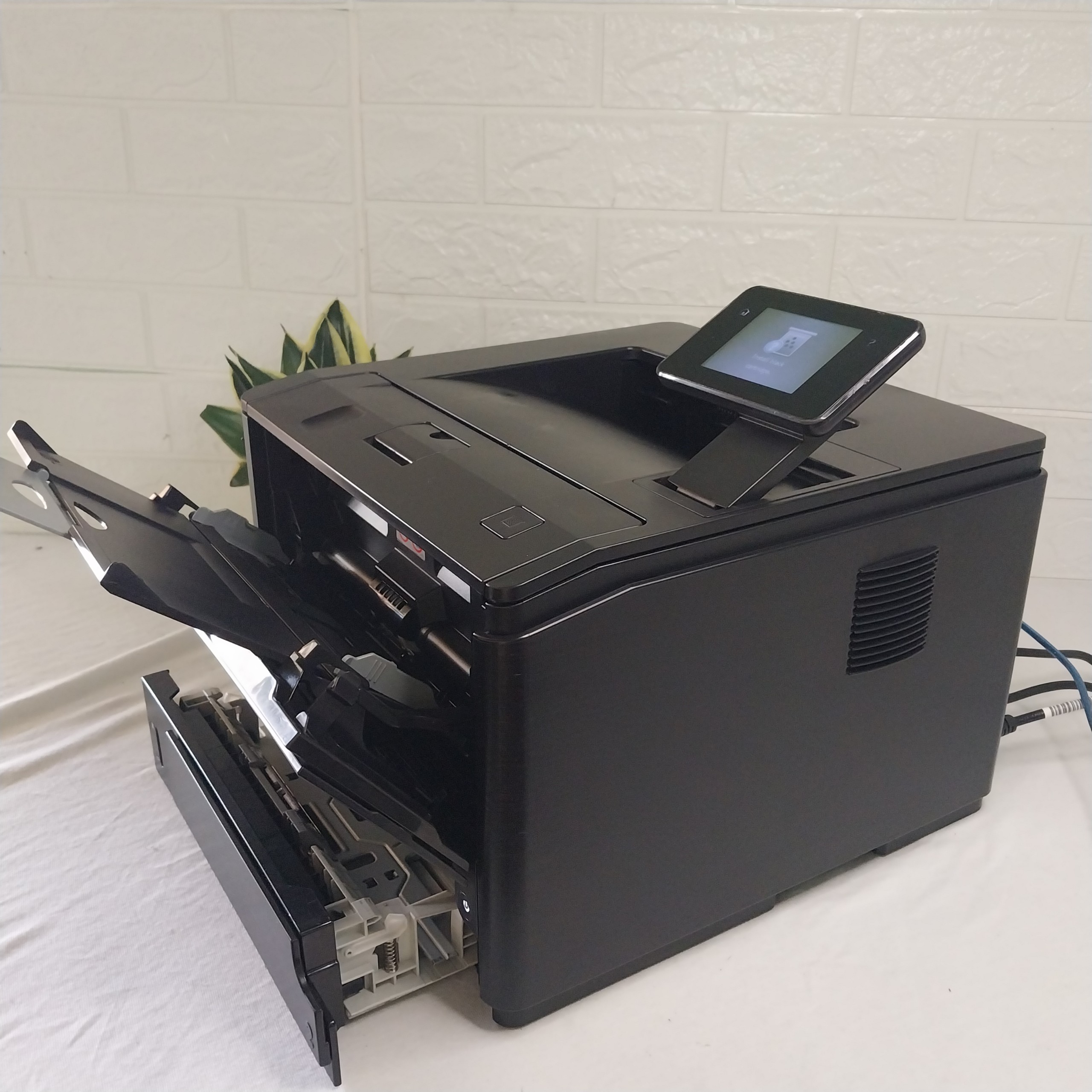 Máy in HP LaserJet Pro 400 M401dn tân trang