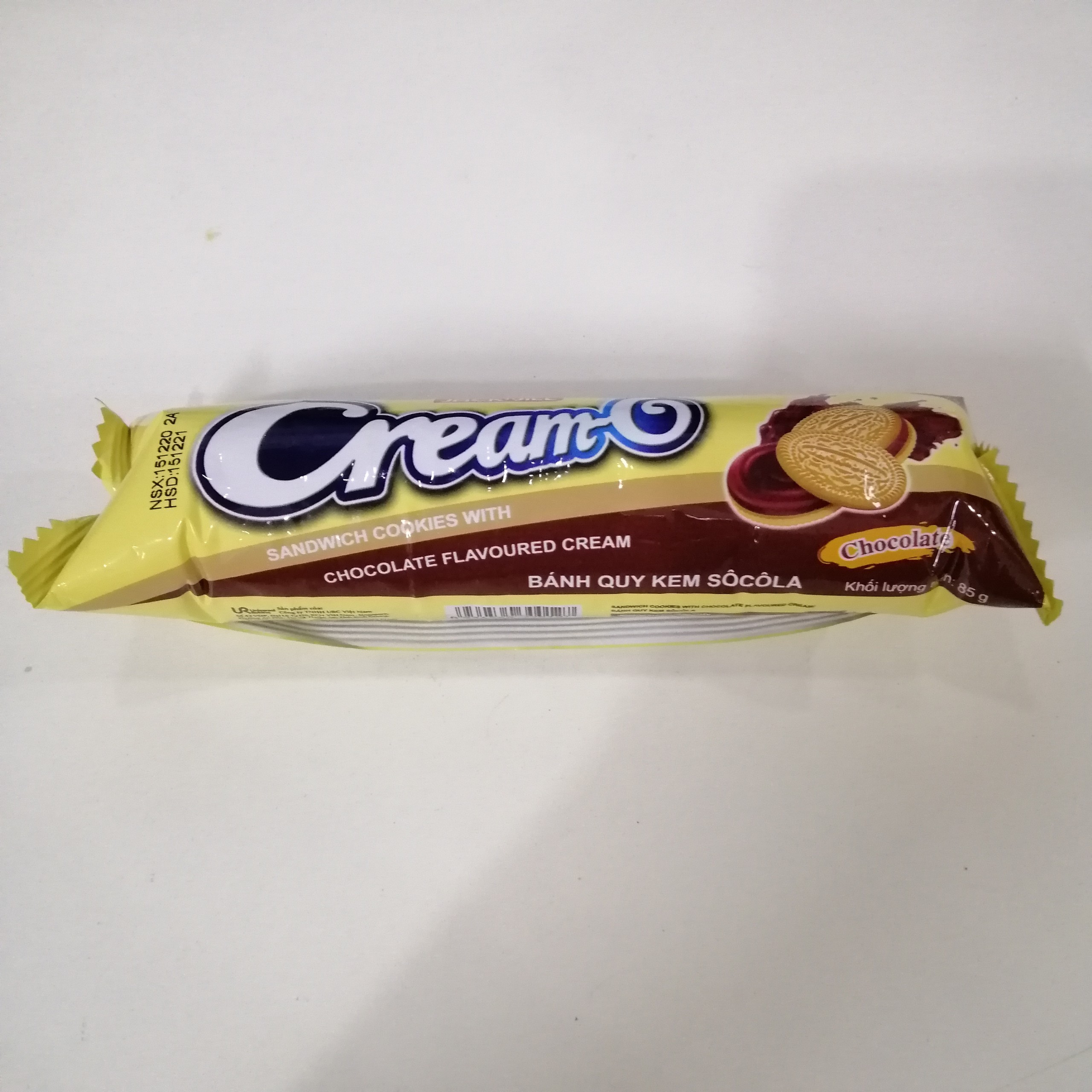 Bánh Quy Cream-O Kem Sôcôla (Cây 85g - Vàng)