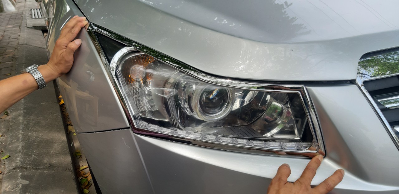 Ốp viền đèn pha xe Cruze