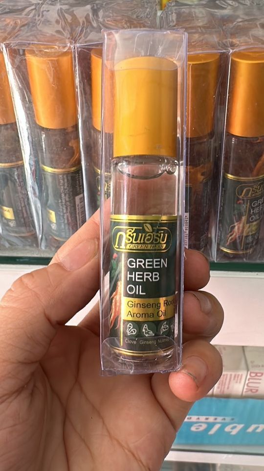 Dầu lăn tinh dầu nhân sâm Thái Lan
