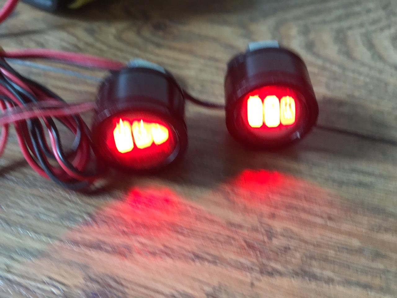 ĐÈN LED- CẶP ĐÈN CHỚP CHÂN GƯƠNG,BẢN SỐ