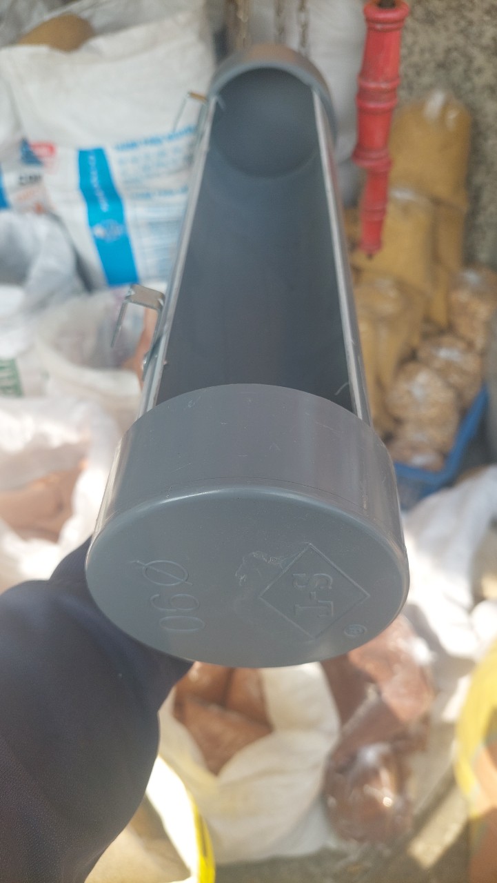 Máng ăn cho gà ống nhựa pvc 40cm phi 90 máng ăn cho gà đẻ treo lồng máng ăn cho chim cút
