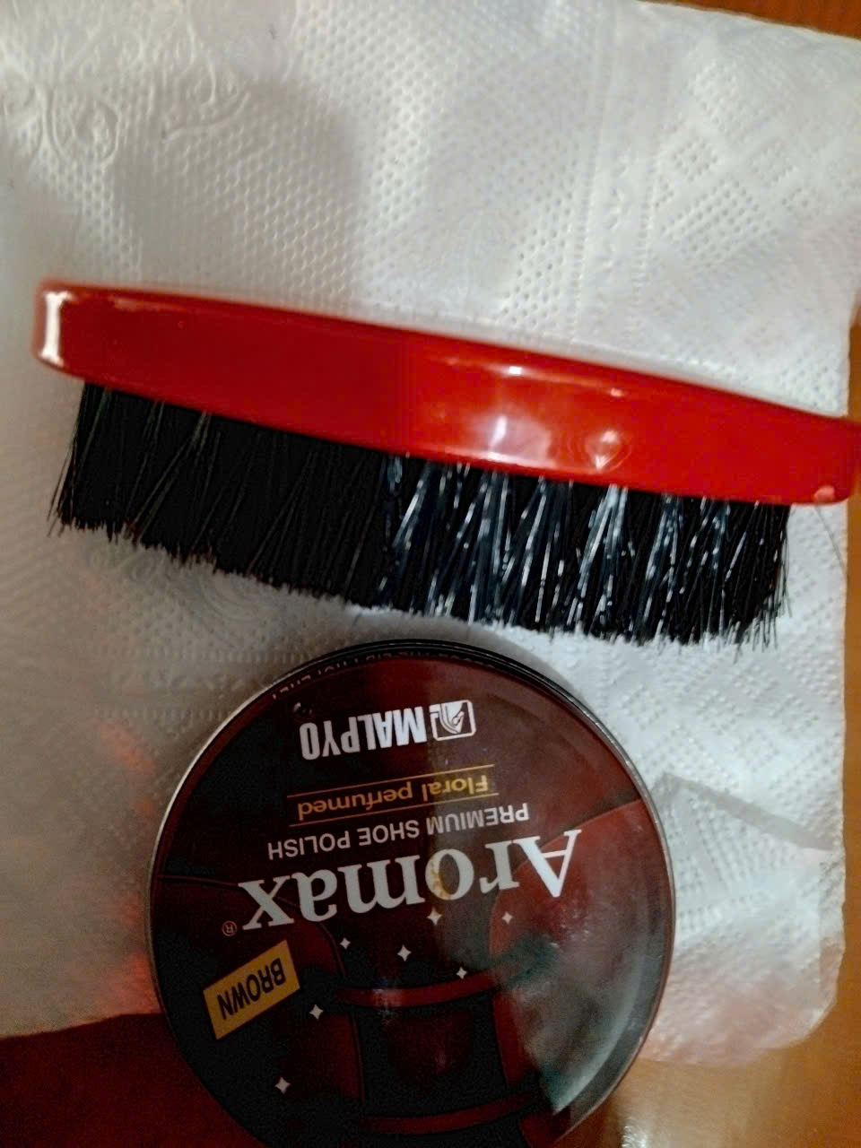 Hộp Xi Đánh Giày Kiwi + Bàn Chải ( Xi Nâu )