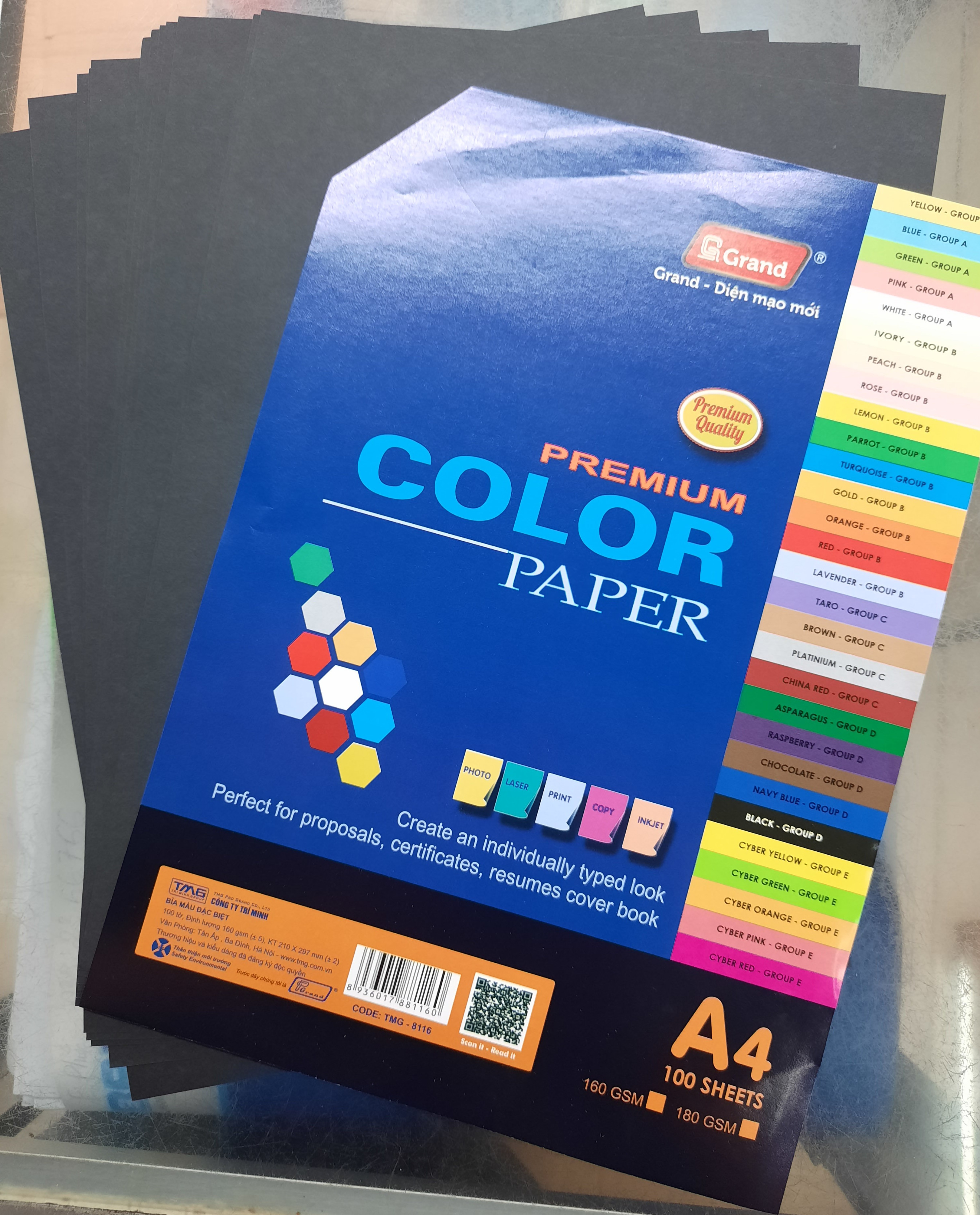Giấy đen Grand A4/A3 (100 tờ/tập) 180gsm 1 mặt nhung