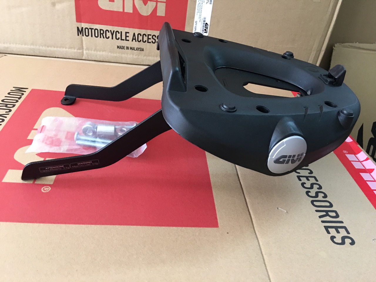 Baga SRV Vario kèm đế bát gắn. Hàng givi chính hãng mới 100%