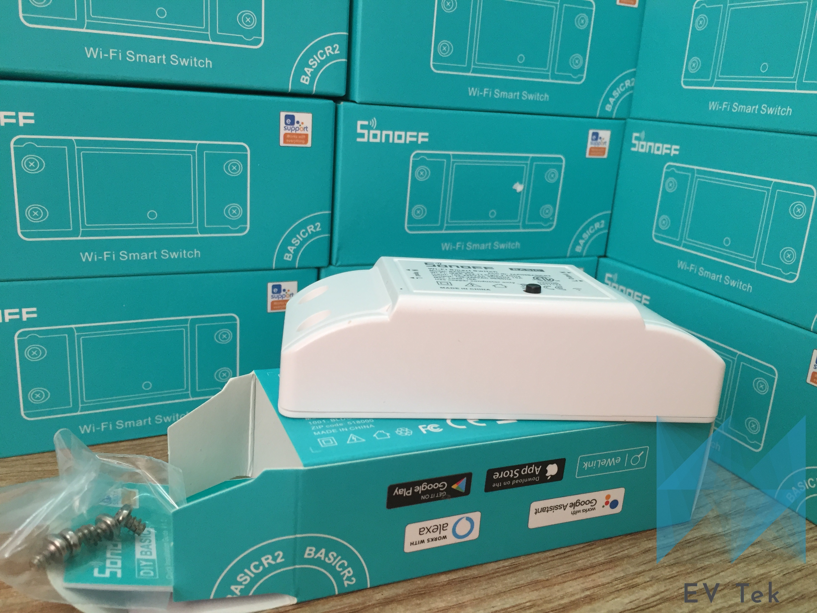 Công tắc Wifi Sonoff Basic R2 bản Quốc tế Tiếng Anh