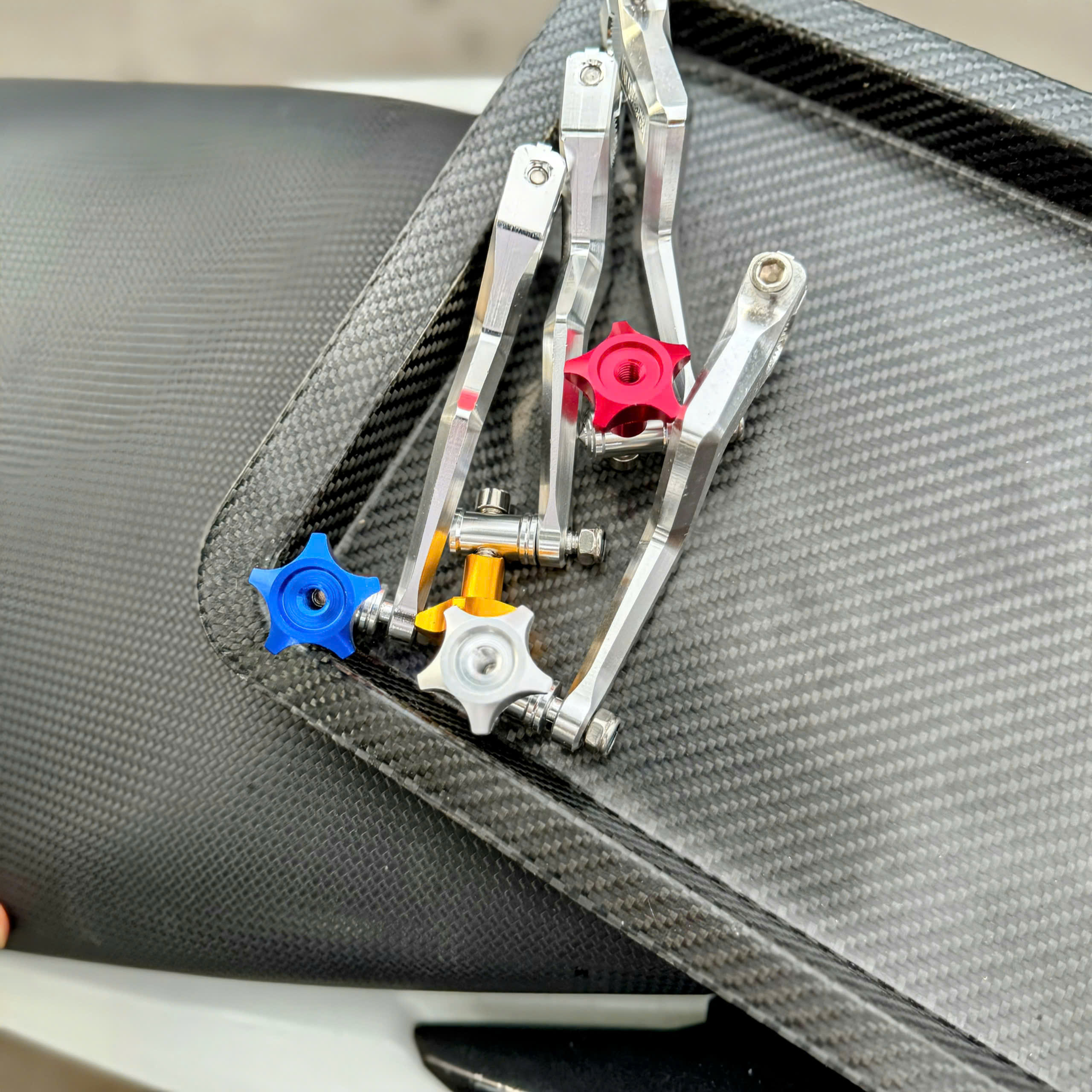 Càng thắng Nui racing CNC gắn nhiều dòng xe