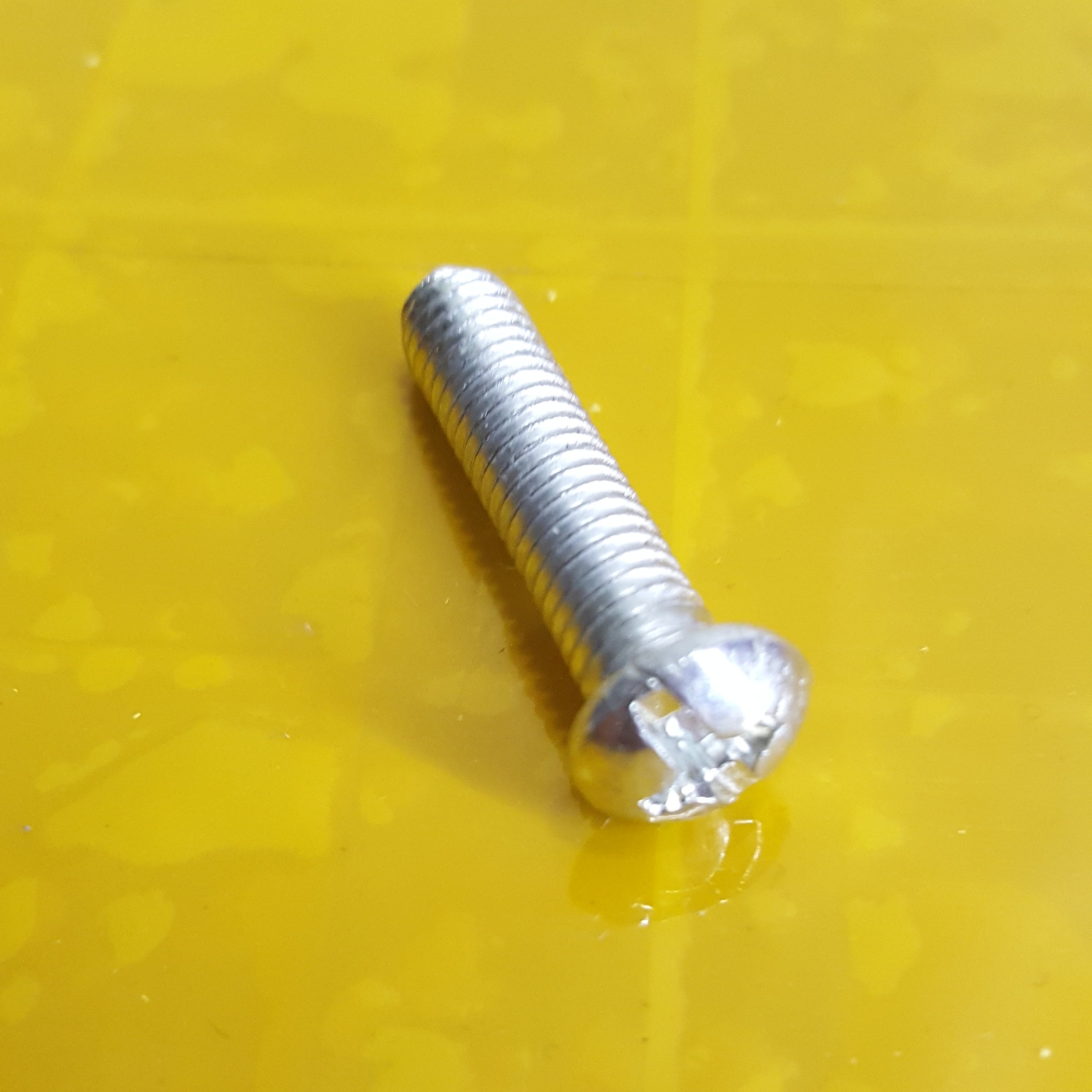 Ốc ren M5 20mm (chiếc) - 2E8