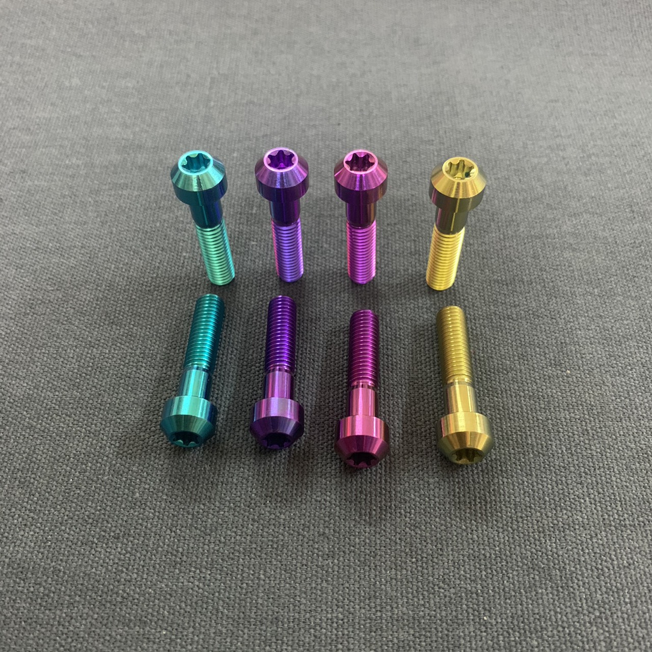 ốc 8li trụ titan gr5