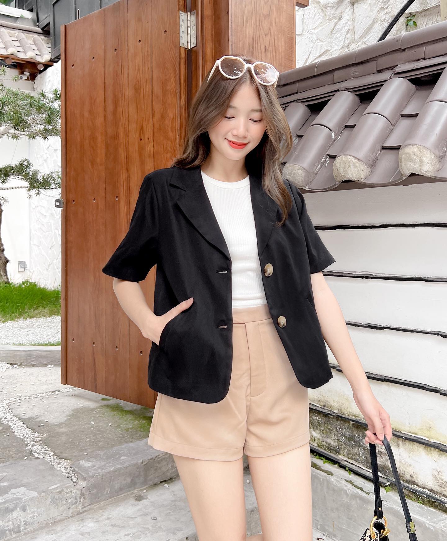 JANET Blazer - Áo blazer đính khuy gỗ