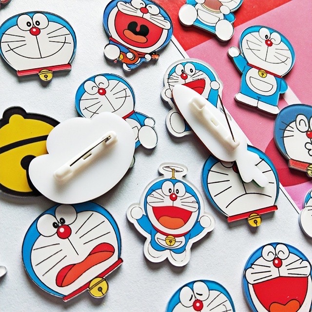 [HCM]Set 2 Stick Trang Trí Cặp Và Cài Áo Đeo Cặp Hình Đôremon