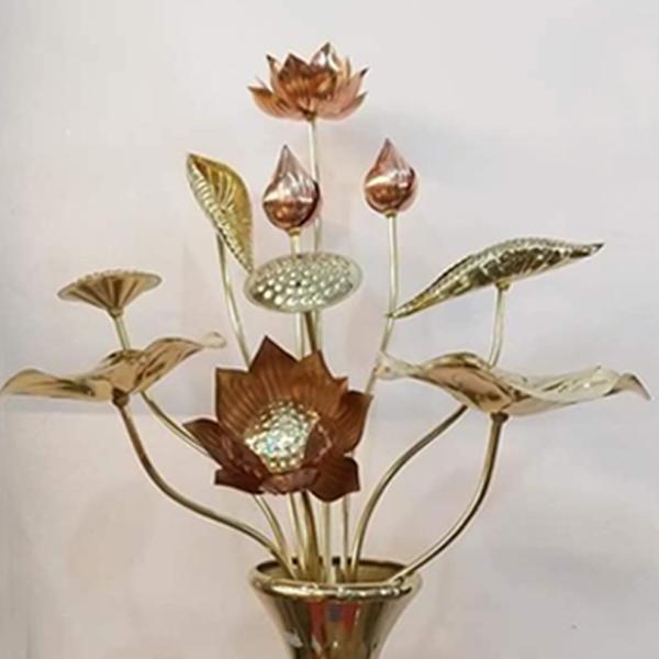 lọ hoa sen bằng đồng vàng