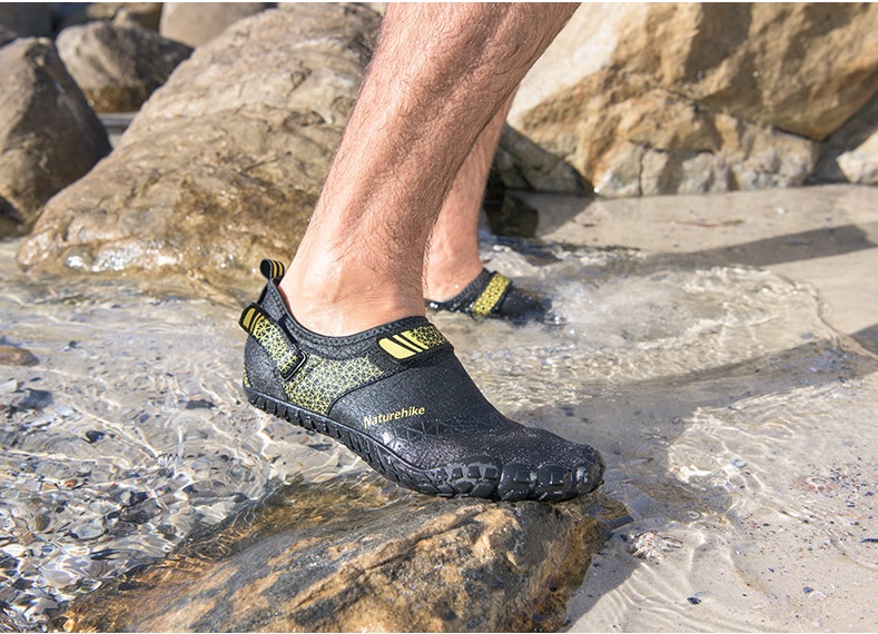 Giày đi nước Naturehike đế rãnh chống trơn trượt