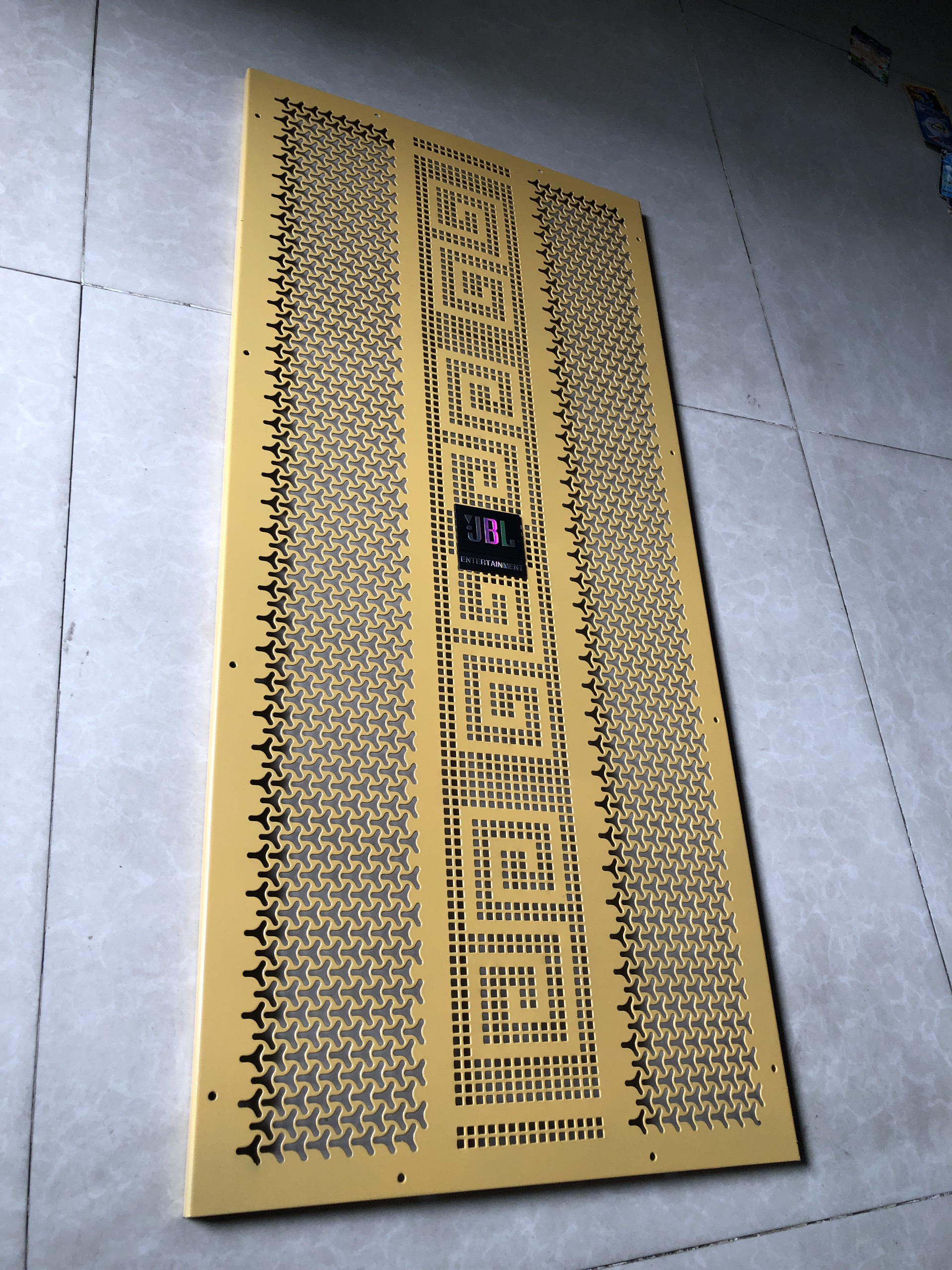 Lưới loa 3 tất đôi ( loại tốt) 78.5 cm X 36 cm