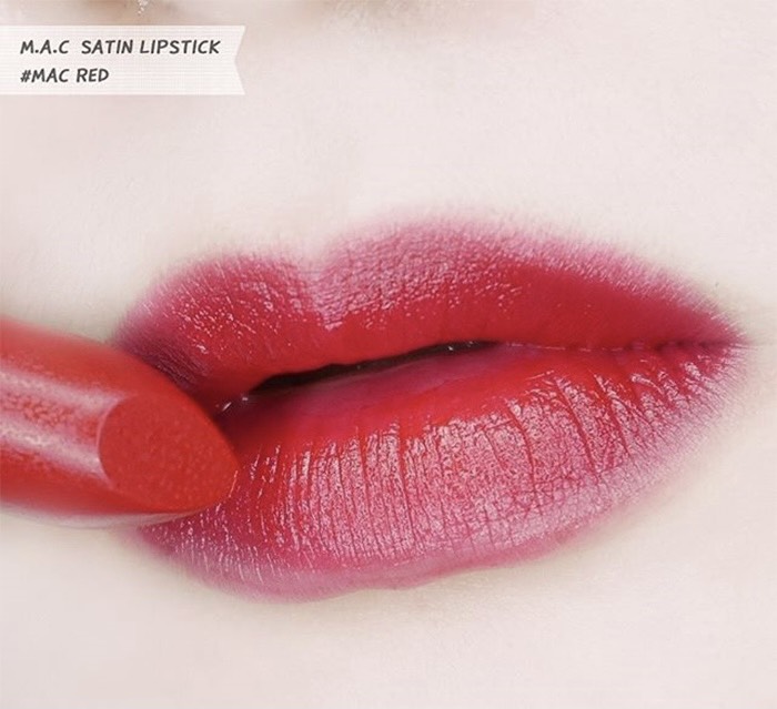 Son Thỏi M.A.C Satin 811 MAC RED gam màu đỏ tươi