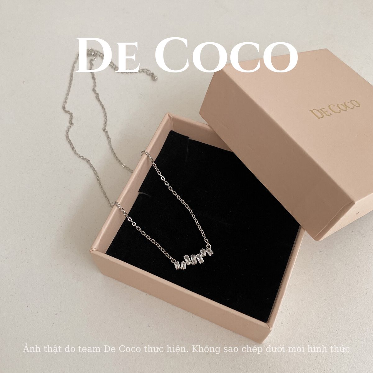 Set vòng cổ và khuyên tai đính đá Sole De Coco