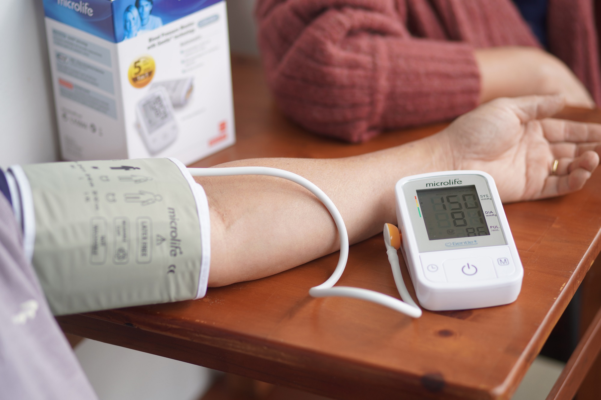Máy Đo Huyết Áp Microlife A2 Basic, Đo Huyết Áp Nhịp Tim, Dễ Dùng, Bảo Hành 5 Năm