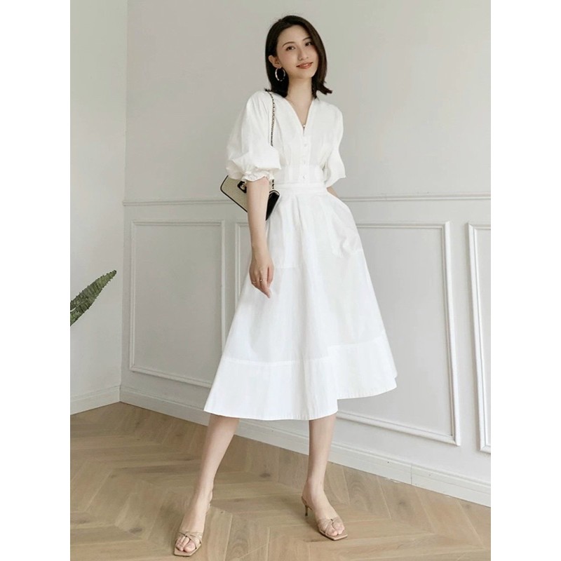 Đầm trắng cổ V tùng xoè