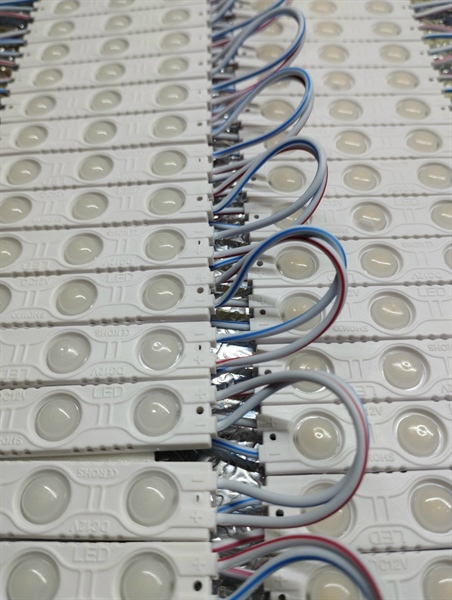 ĐÈN LED HẮT 3 BÓNG 6011 12V CHỐNG NƯỚC (20 CON/VỈ)