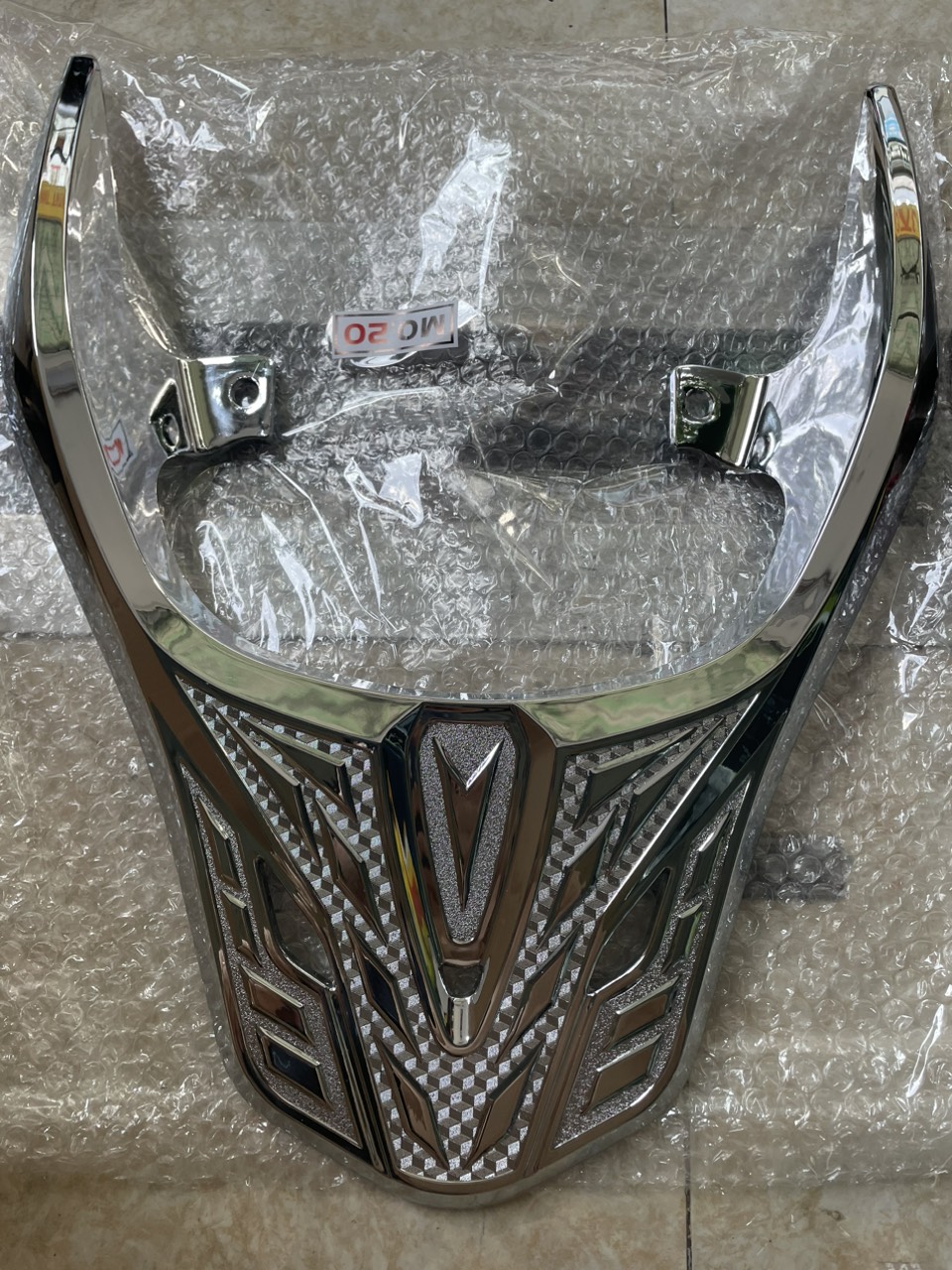 Ốp cảng sau xe SH Mode 2020-2024 Mạ crom trắng hay sơn cacbon - Quốc Bảo