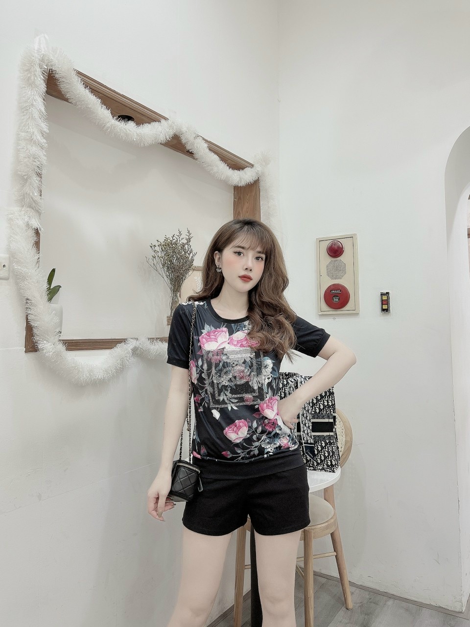 Đồ bộ thun cotton đùi nữ đính đá in hoa 3D (màu đen)
