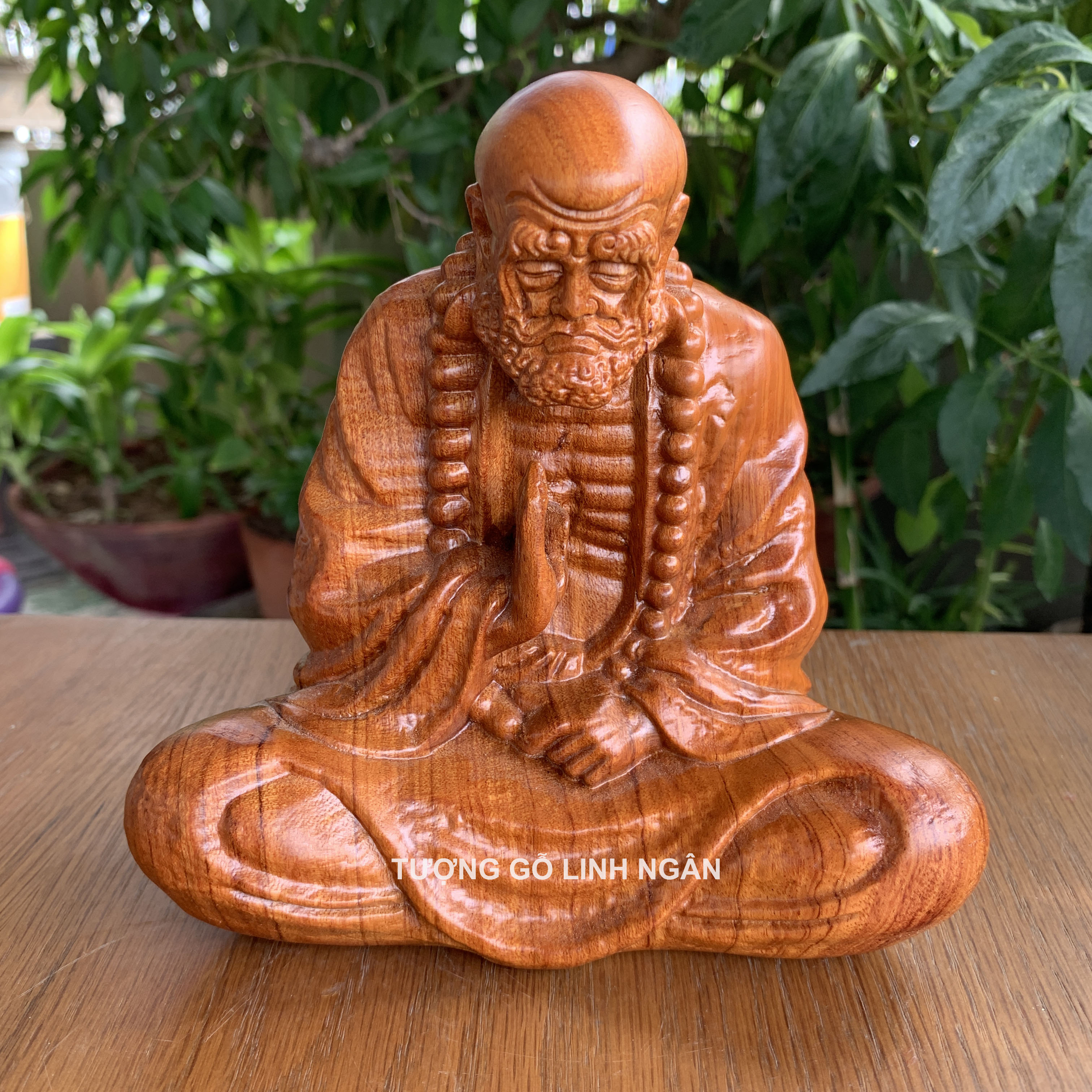 Tượng Đạt ma gỗ hương