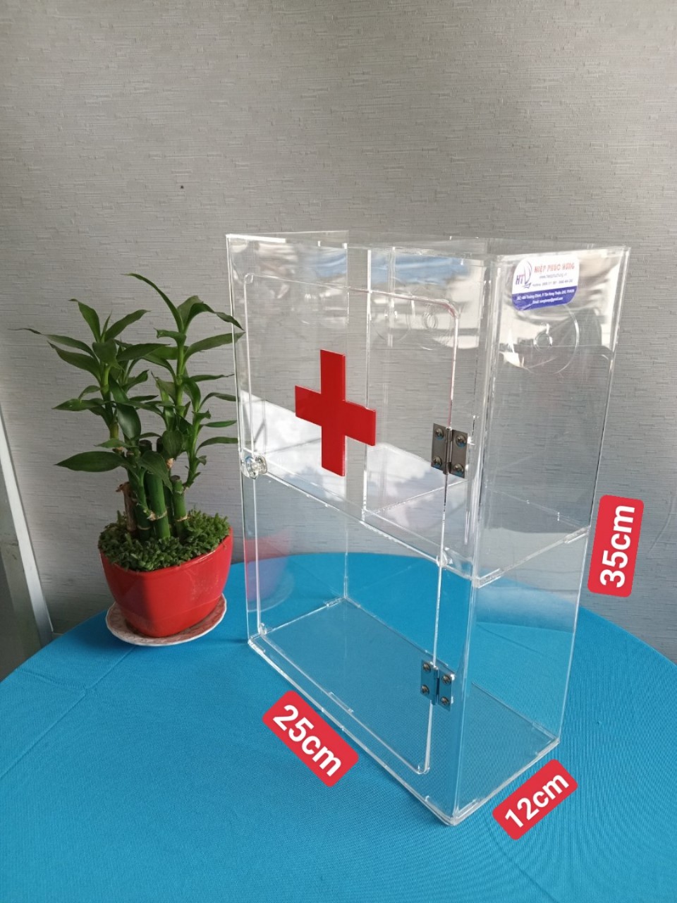 Household Medicine Cabinet Made of Mica