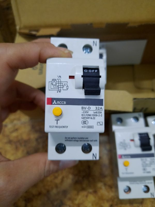 Aptomat Chống Giật 1 Pha RCCB Giá 1 Cái