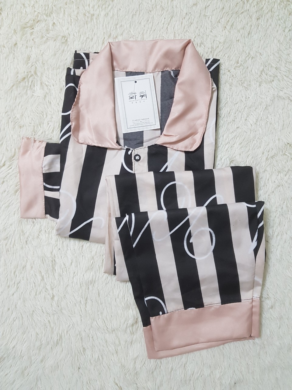 Bộ pijama tay dài quần dài cổ sen